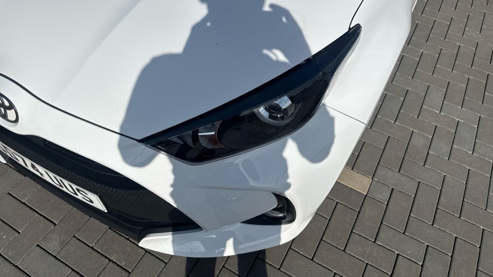 Toyota Yaris 1.5 Hybrid Icon 5dr CVT Hybrid Hatchback - Image 40