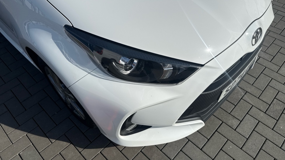 Toyota Yaris 1.5 Hybrid Icon 5dr CVT Hybrid Hatchback - Image 42