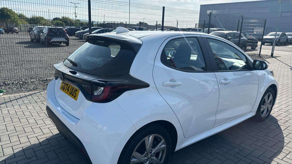 Toyota Yaris 1.5 Hybrid Icon 5dr CVT Hybrid Hatchback - Image 44