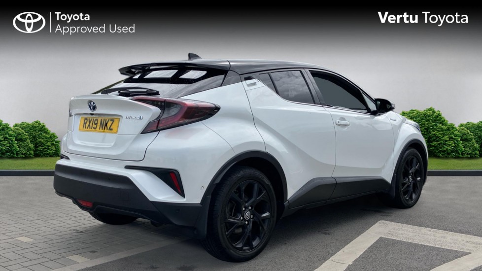 Toyota C-HR 1.8 Hybrid Dynamic 5dr CVT Hybrid Hatchback - Image 2