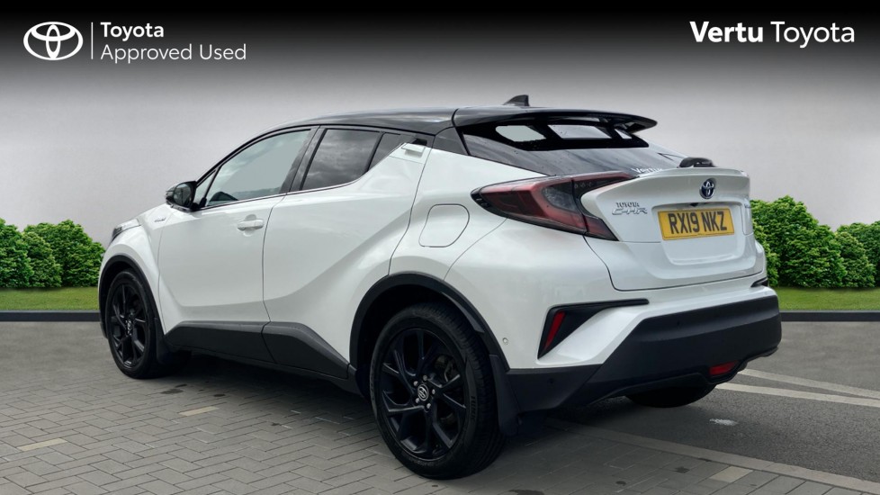 Toyota C-HR 1.8 Hybrid Dynamic 5dr CVT Hybrid Hatchback - Image 4