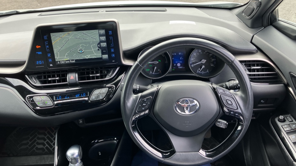 Toyota C-HR 1.8 Hybrid Dynamic 5dr CVT Hybrid Hatchback - Image 6