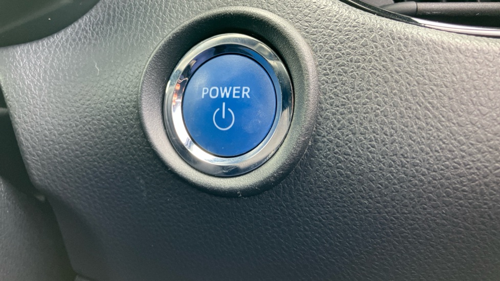 Toyota C-HR 1.8 Hybrid Dynamic 5dr CVT Hybrid Hatchback - Image 16