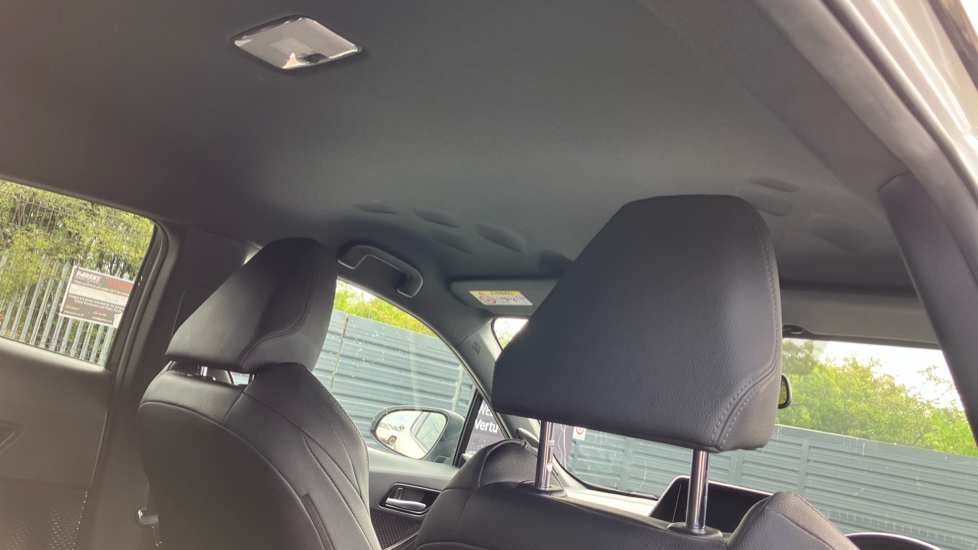 Toyota C-HR 1.8 Hybrid Dynamic 5dr CVT Hybrid Hatchback - Image 19