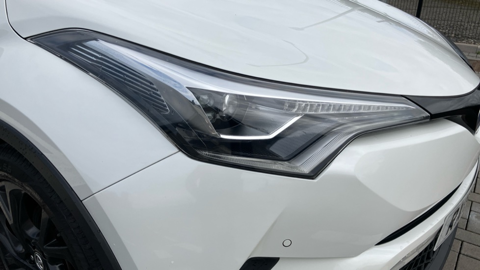 Toyota C-HR 1.8 Hybrid Dynamic 5dr CVT Hybrid Hatchback - Image 20