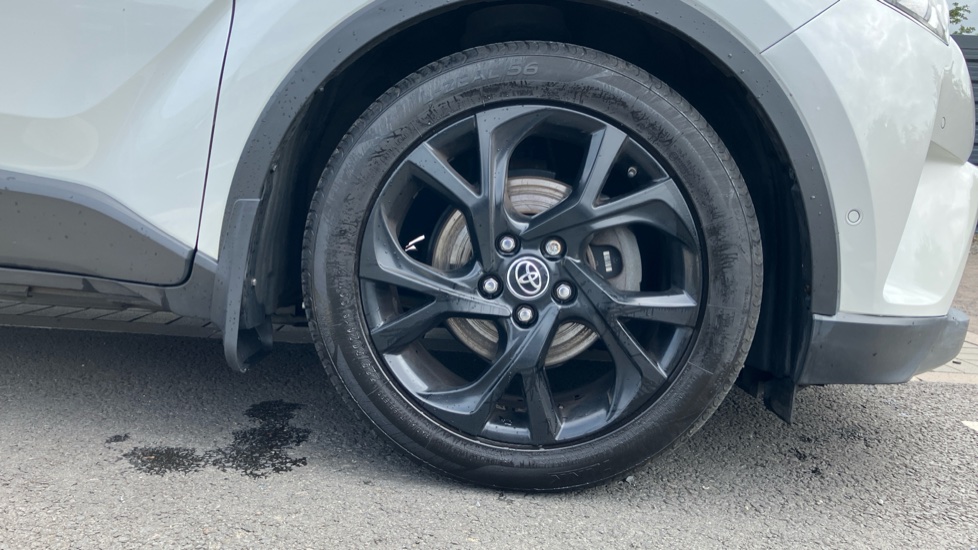 Toyota C-HR 1.8 Hybrid Dynamic 5dr CVT Hybrid Hatchback - Image 25