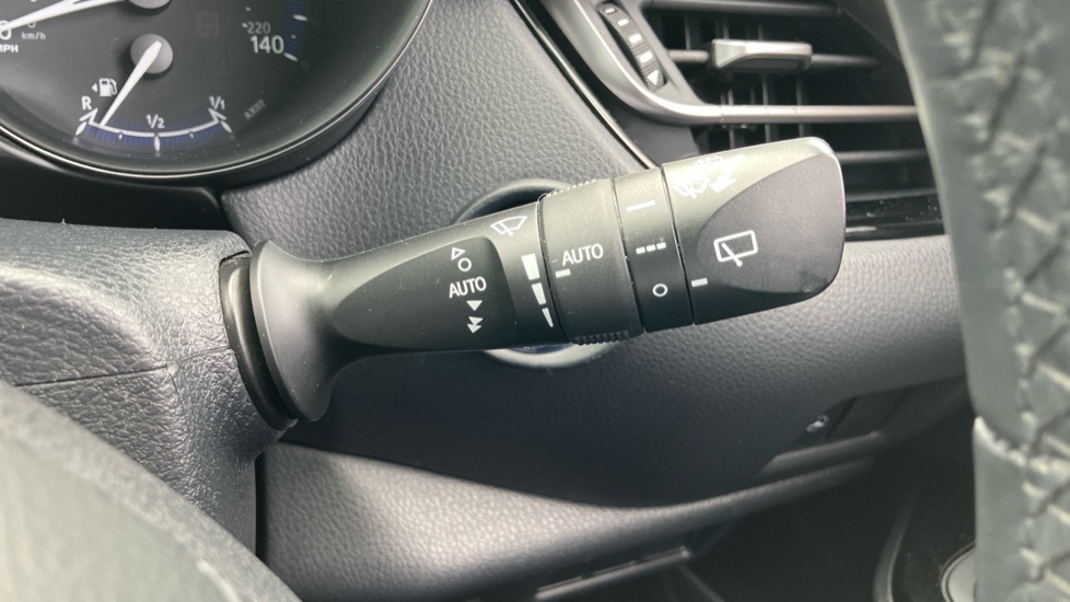 Toyota C-HR 1.8 Hybrid Dynamic 5dr CVT Hybrid Hatchback - Image 33