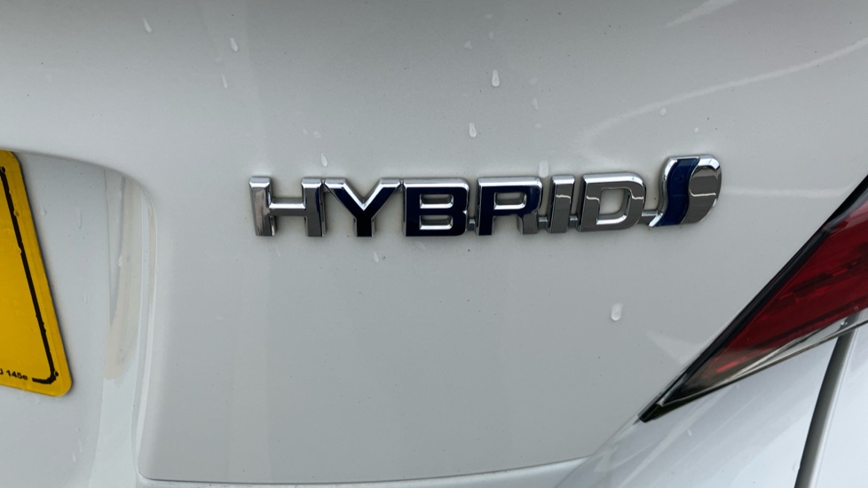 Toyota C-HR 1.8 Hybrid Dynamic 5dr CVT Hybrid Hatchback - Image 47