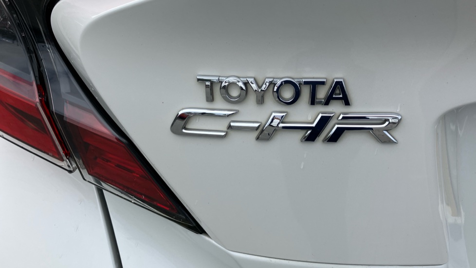 Toyota C-HR 1.8 Hybrid Dynamic 5dr CVT Hybrid Hatchback - Image 48