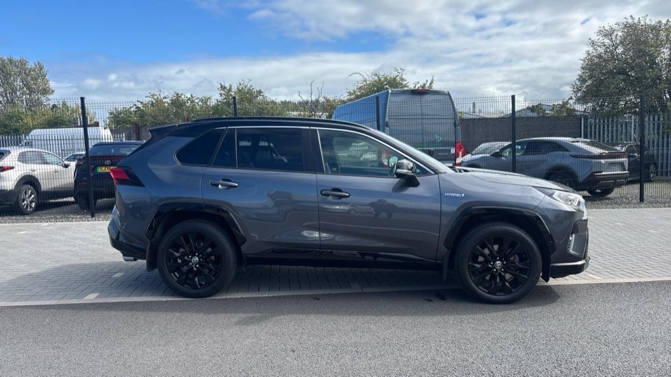 Toyota RAV4 2.5 VVT-i Hybrid Dynamic 5dr CVT Hybrid Estate - Image 23