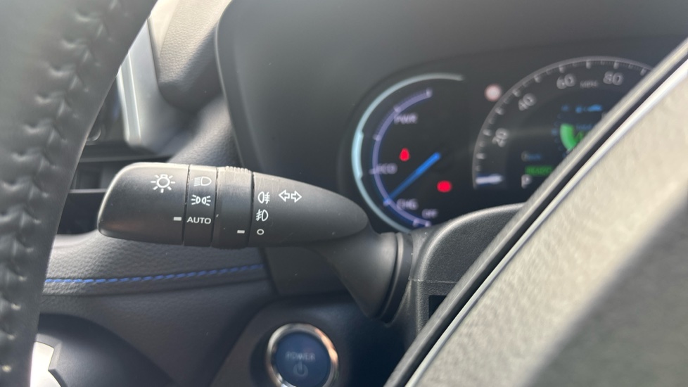 Toyota RAV4 2.5 VVT-i Hybrid Dynamic 5dr CVT Hybrid Estate - Image 37