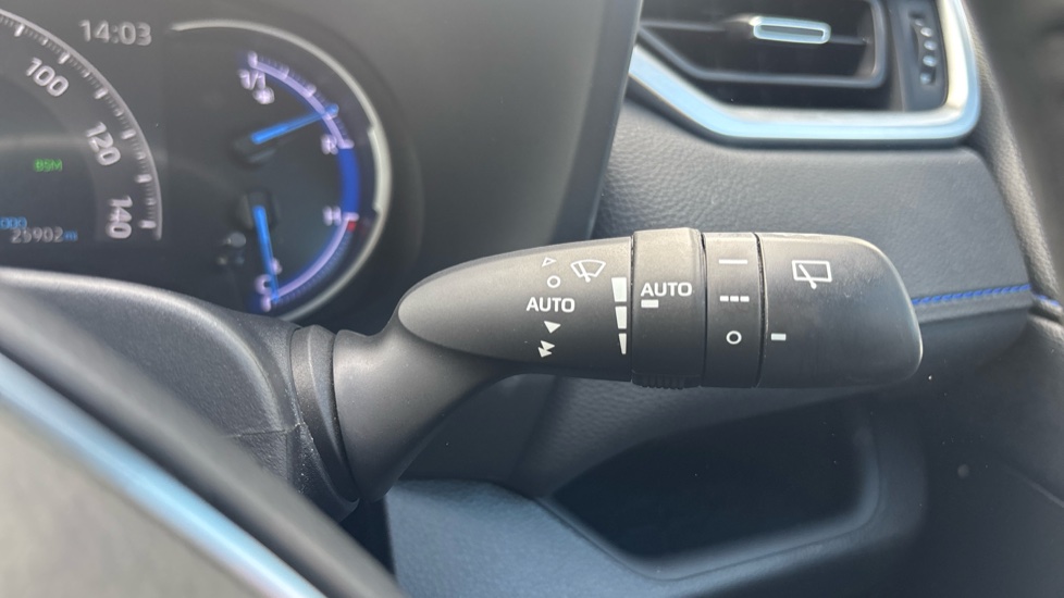 Toyota RAV4 2.5 VVT-i Hybrid Dynamic 5dr CVT Hybrid Estate - Image 38