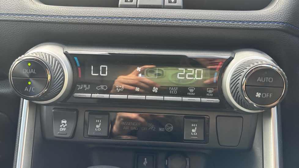 Toyota RAV4 2.5 VVT-i Hybrid Dynamic 5dr CVT Hybrid Estate - Image 39