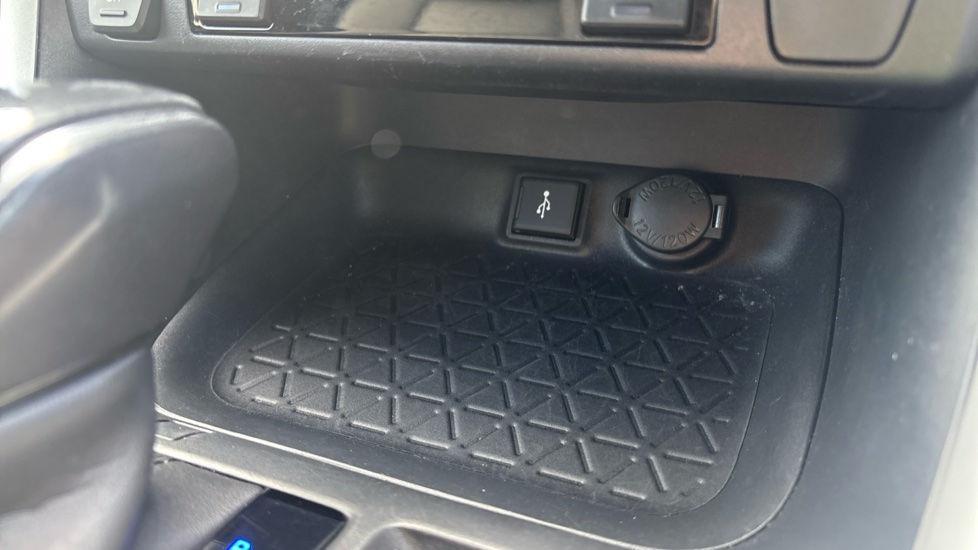 Toyota RAV4 2.5 VVT-i Hybrid Dynamic 5dr CVT Hybrid Estate - Image 43
