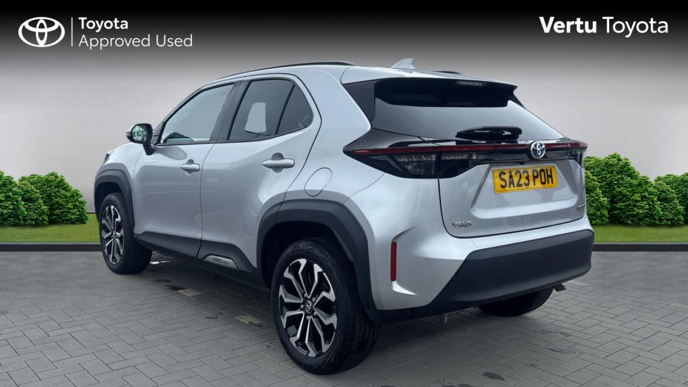 Toyota Yaris Cross 1.5 Hybrid Design 5dr CVT Hybrid Estate - Image 4