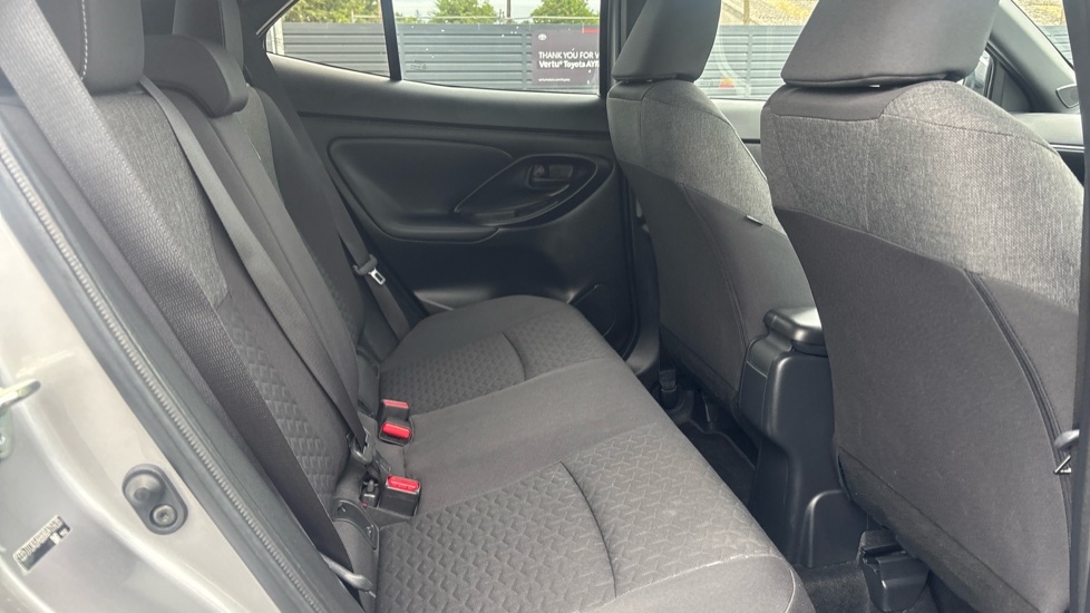 Toyota Yaris Cross 1.5 Hybrid Design 5dr CVT Hybrid Estate - Image 8