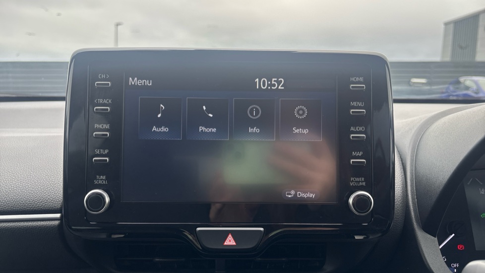 Toyota Yaris Cross 1.5 Hybrid Design 5dr CVT Hybrid Estate - Image 9