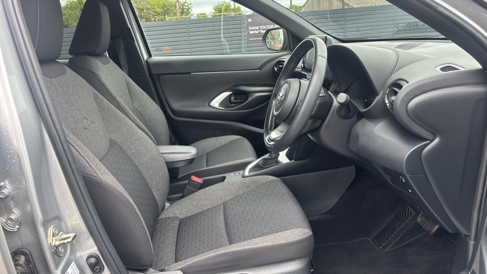 Toyota Yaris Cross 1.5 Hybrid Design 5dr CVT Hybrid Estate - Image 12