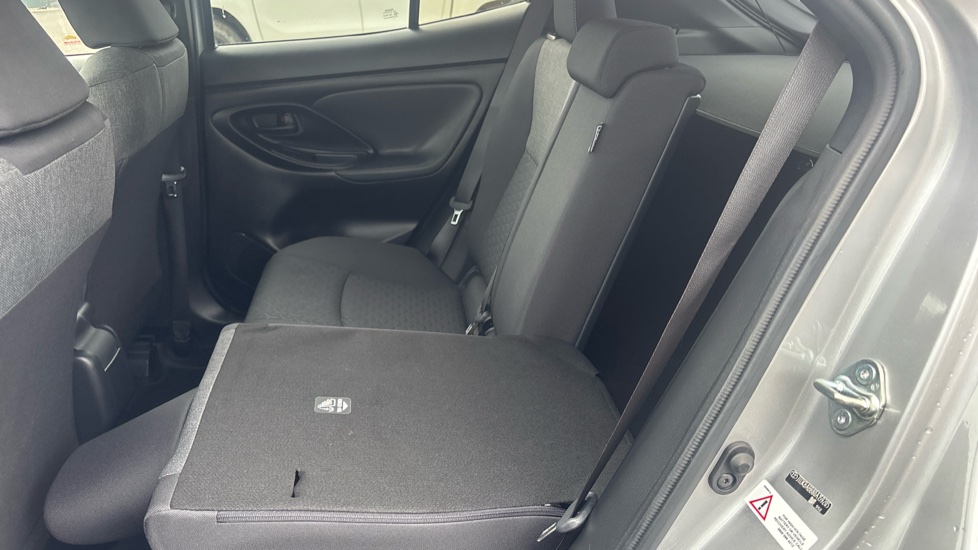 Toyota Yaris Cross 1.5 Hybrid Design 5dr CVT Hybrid Estate - Image 18