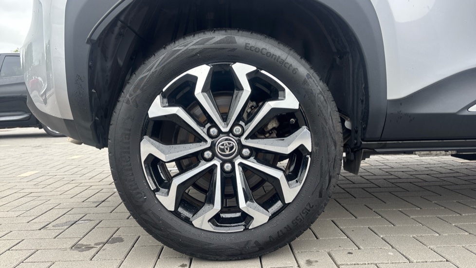 Toyota Yaris Cross 1.5 Hybrid Design 5dr CVT Hybrid Estate - Image 25