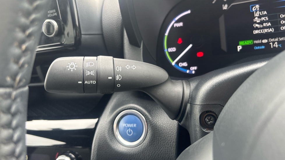 Toyota Yaris Cross 1.5 Hybrid Design 5dr CVT Hybrid Estate - Image 37