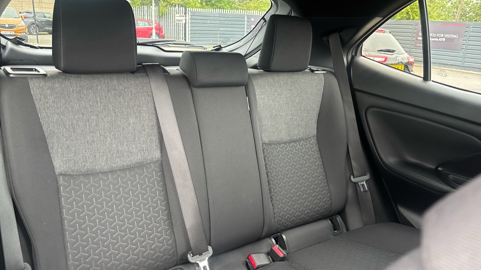 Toyota Yaris Cross 1.5 Hybrid Design 5dr CVT Hybrid Estate - Image 53