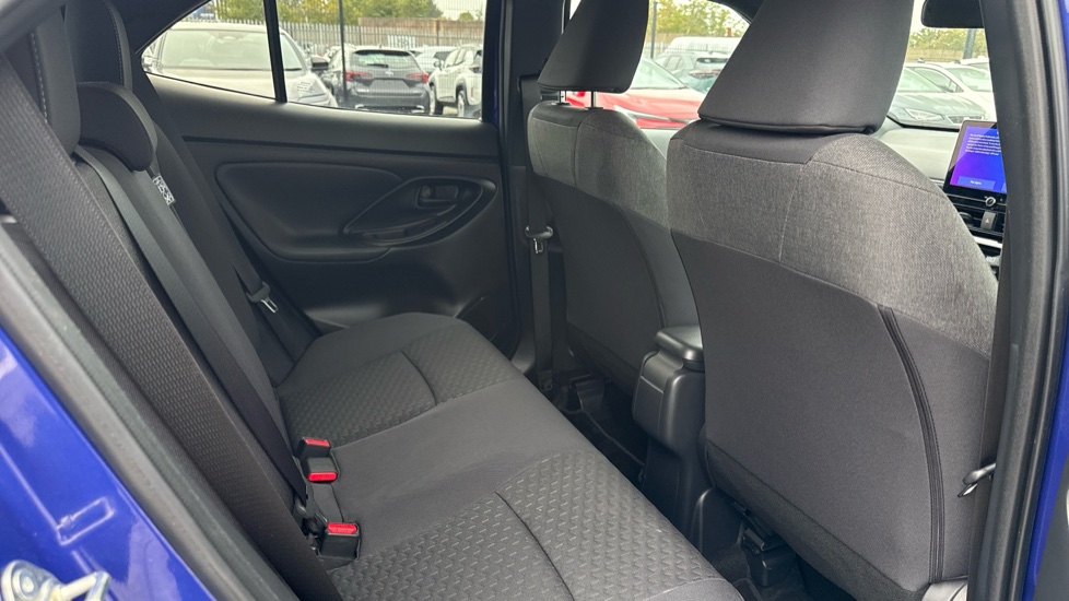 Toyota Yaris Cross 1.5 Hybrid Design 5dr CVT Hybrid Estate - Image 8