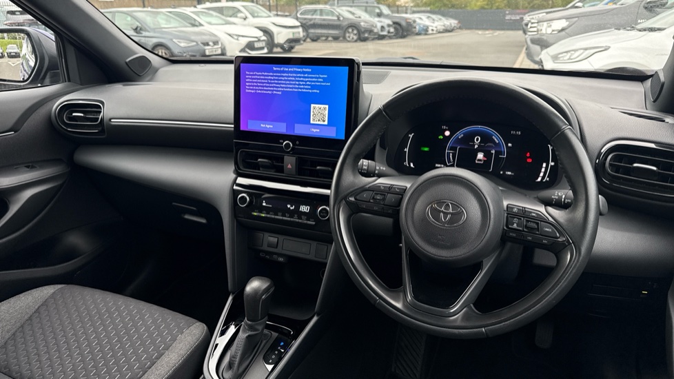 Toyota Yaris Cross 1.5 Hybrid Design 5dr CVT Hybrid Estate - Image 10