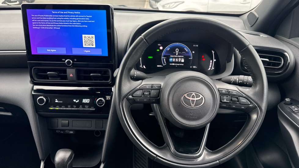 Toyota Yaris Cross 1.5 Hybrid Design 5dr CVT Hybrid Estate - Image 11