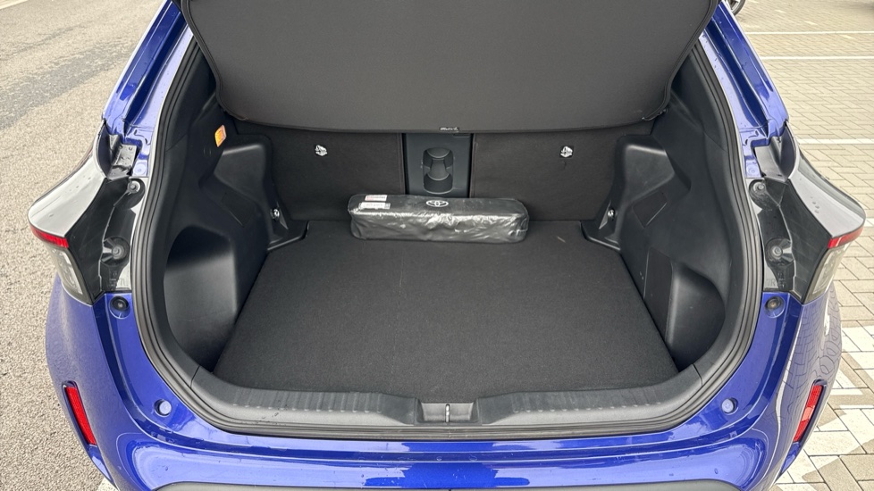 Toyota Yaris Cross 1.5 Hybrid Design 5dr CVT Hybrid Estate - Image 13