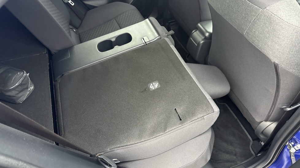 Toyota Yaris Cross 1.5 Hybrid Design 5dr CVT Hybrid Estate - Image 18