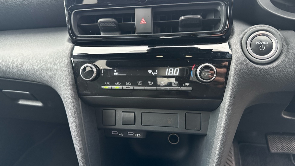Toyota Yaris Cross 1.5 Hybrid Design 5dr CVT Hybrid Estate - Image 32