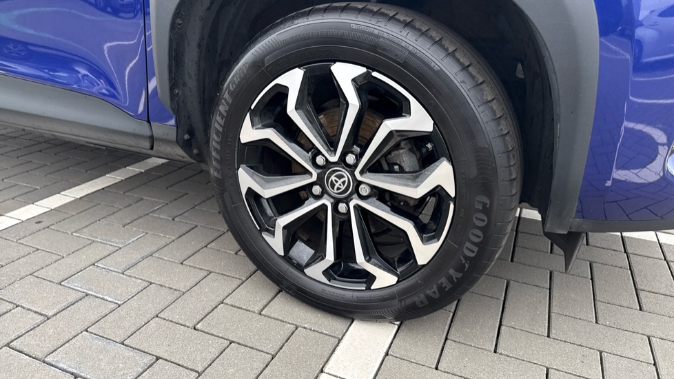 Toyota Yaris Cross 1.5 Hybrid Design 5dr CVT Hybrid Estate - Image 37
