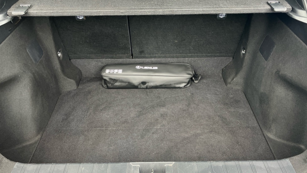 Lexus LBX 1.5 Premium Plus 5dr E-CVT Hybrid Hatchback - Image 13