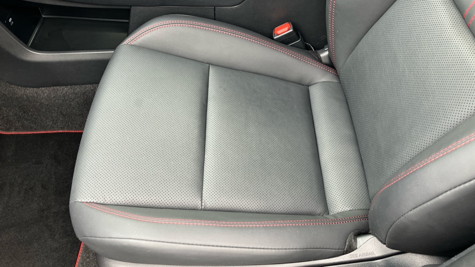 Lexus LBX 1.5 Premium Plus 5dr E-CVT Hybrid Hatchback - Image 17