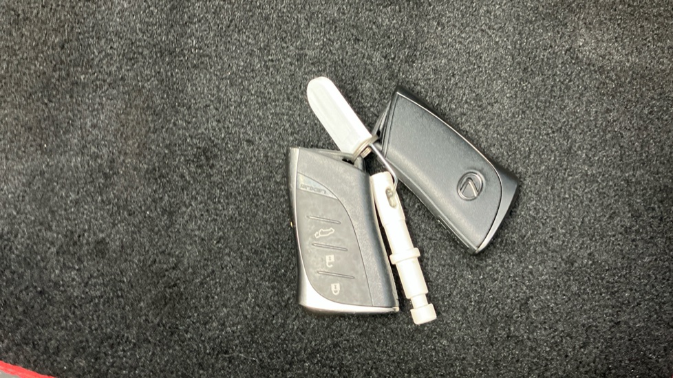 Lexus LBX 1.5 Premium Plus 5dr E-CVT Hybrid Hatchback - Image 28