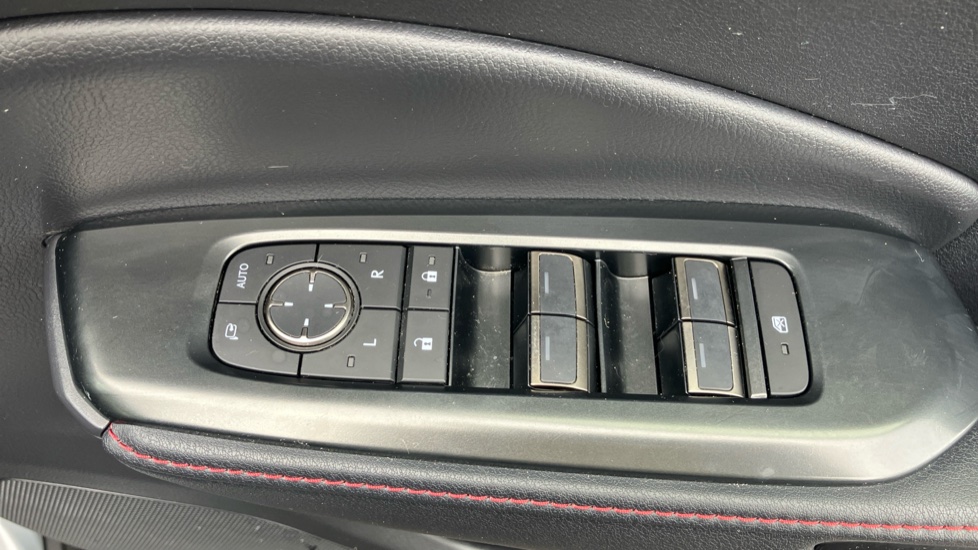 Lexus LBX 1.5 Premium Plus 5dr E-CVT Hybrid Hatchback - Image 31