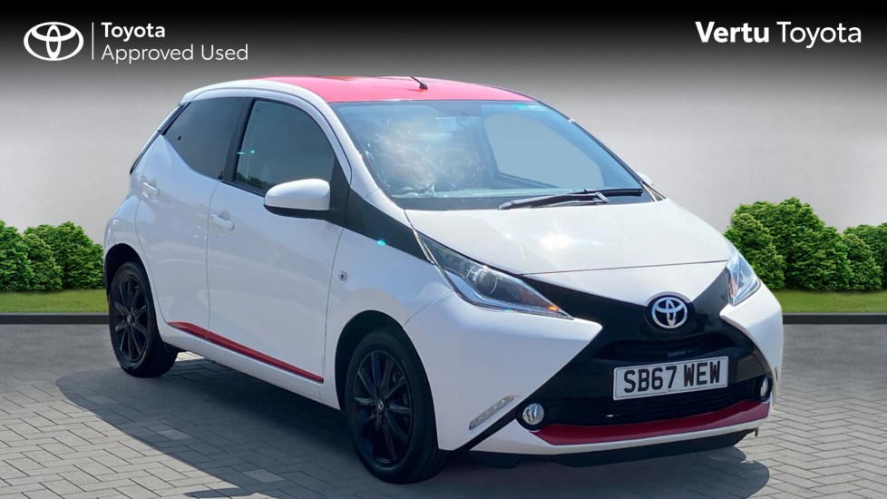 Toyota Aygo 1.0 VVT-i X-Press 5dr x-shift Petrol Hatchback - Image 1