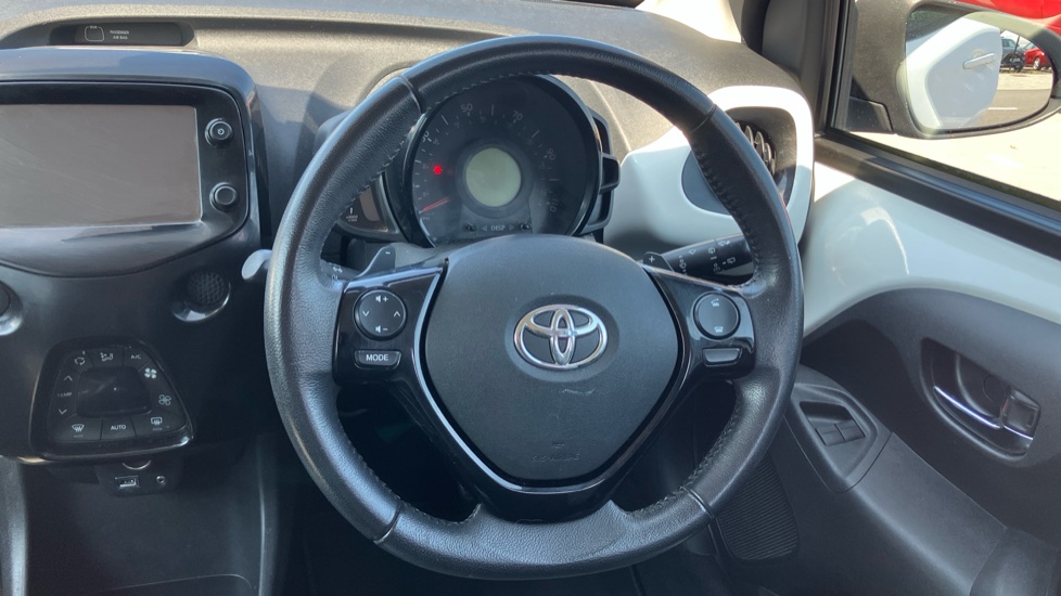 Toyota Aygo 1.0 VVT-i X-Press 5dr x-shift Petrol Hatchback - Image 7