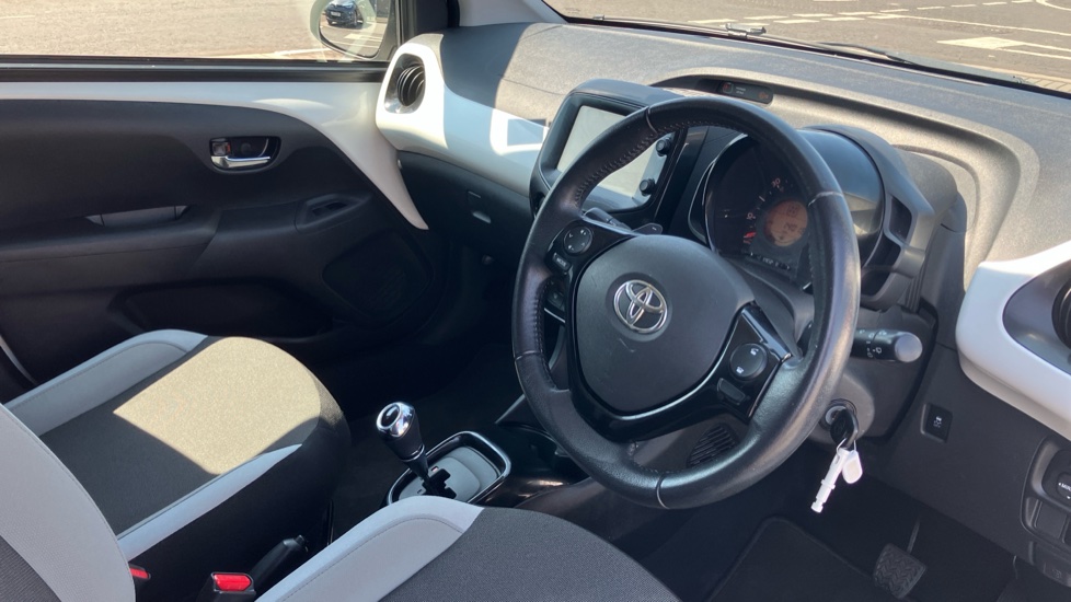 Toyota Aygo 1.0 VVT-i X-Press 5dr x-shift Petrol Hatchback - Image 12