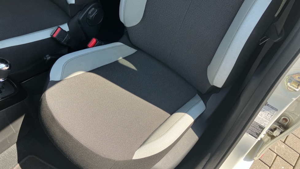 Toyota Aygo 1.0 VVT-i X-Press 5dr x-shift Petrol Hatchback - Image 17