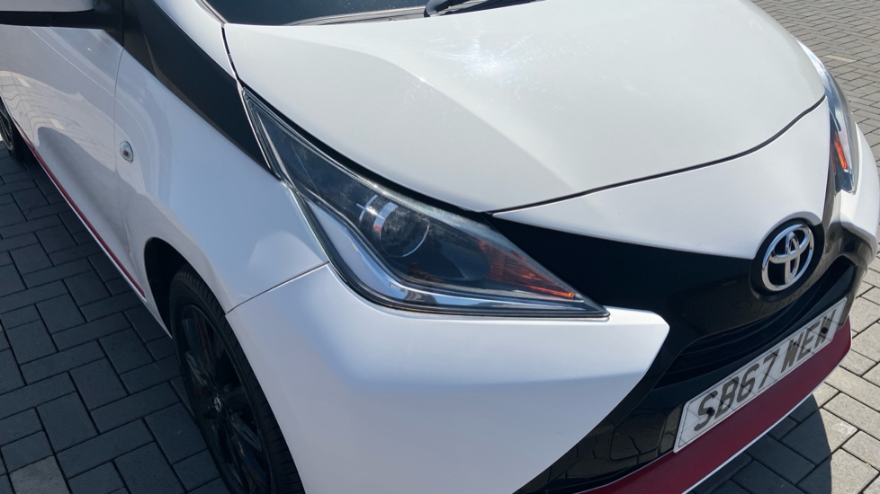 Toyota Aygo 1.0 VVT-i X-Press 5dr x-shift Petrol Hatchback - Image 20