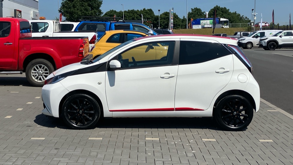 Toyota Aygo 1.0 VVT-i X-Press 5dr x-shift Petrol Hatchback - Image 24