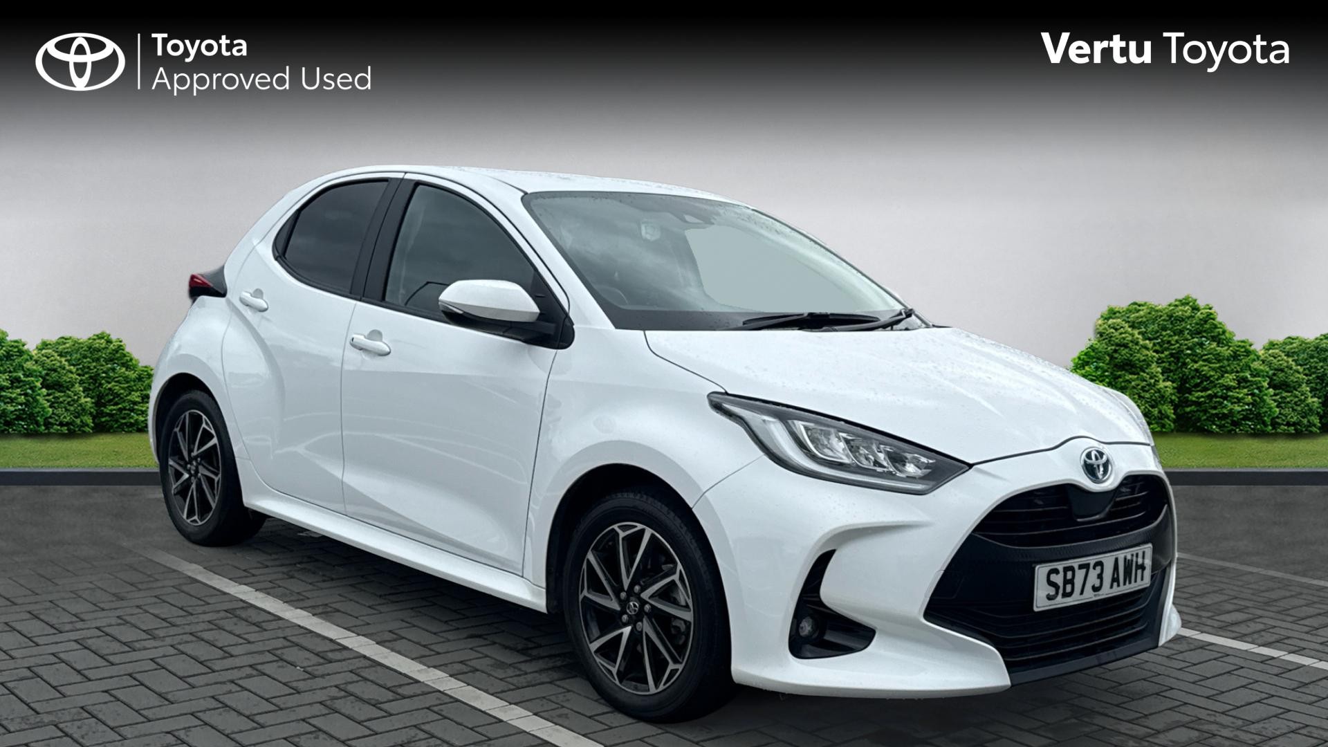 Toyota Yaris dealer public-web source image