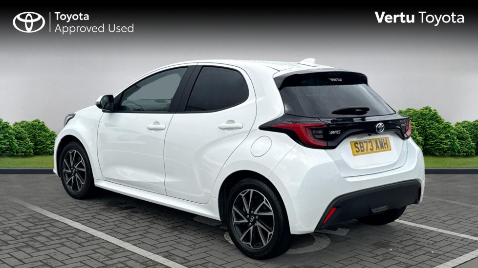 Toyota Yaris 1.5 Hybrid Design 5dr CVT Hybrid Hatchback - Image 4