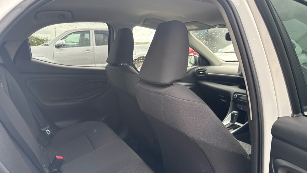 Toyota Yaris 1.5 Hybrid Design 5dr CVT Hybrid Hatchback - Image 8