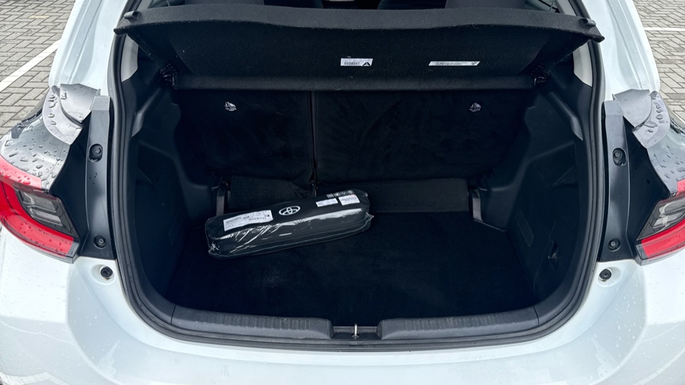 Toyota Yaris 1.5 Hybrid Design 5dr CVT Hybrid Hatchback - Image 13