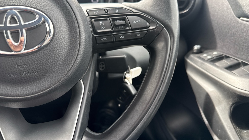 Toyota Yaris 1.5 Hybrid Design 5dr CVT Hybrid Hatchback - Image 16