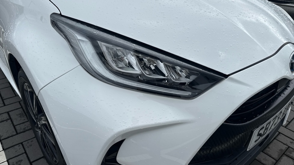 Toyota Yaris 1.5 Hybrid Design 5dr CVT Hybrid Hatchback - Image 20