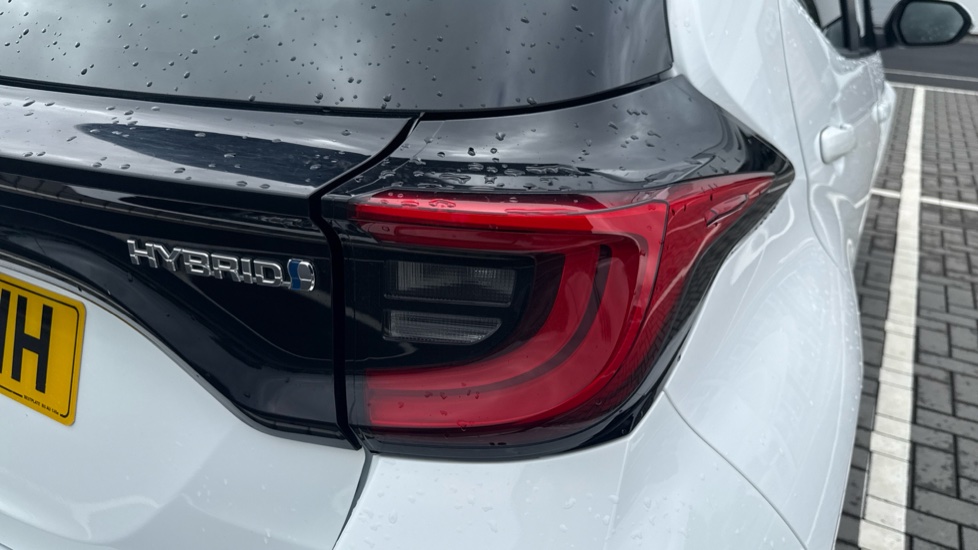 Toyota Yaris 1.5 Hybrid Design 5dr CVT Hybrid Hatchback - Image 21